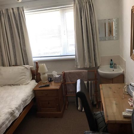 Hp Bed And Breakfast Конгълтън Екстериор снимка